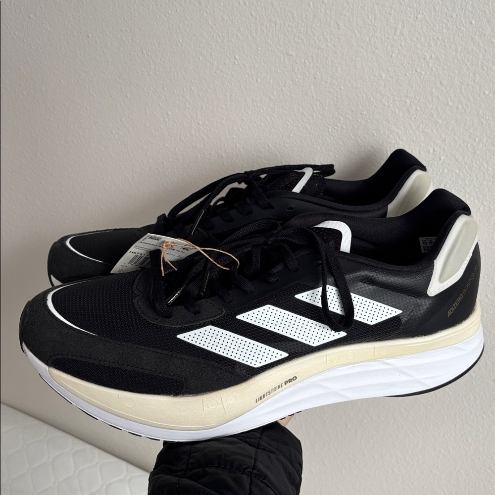 NWT Men's Adidas Adizero Boston 10 running shoes Black/White/Gold Metallic sz 13 - Picture 8 of 10